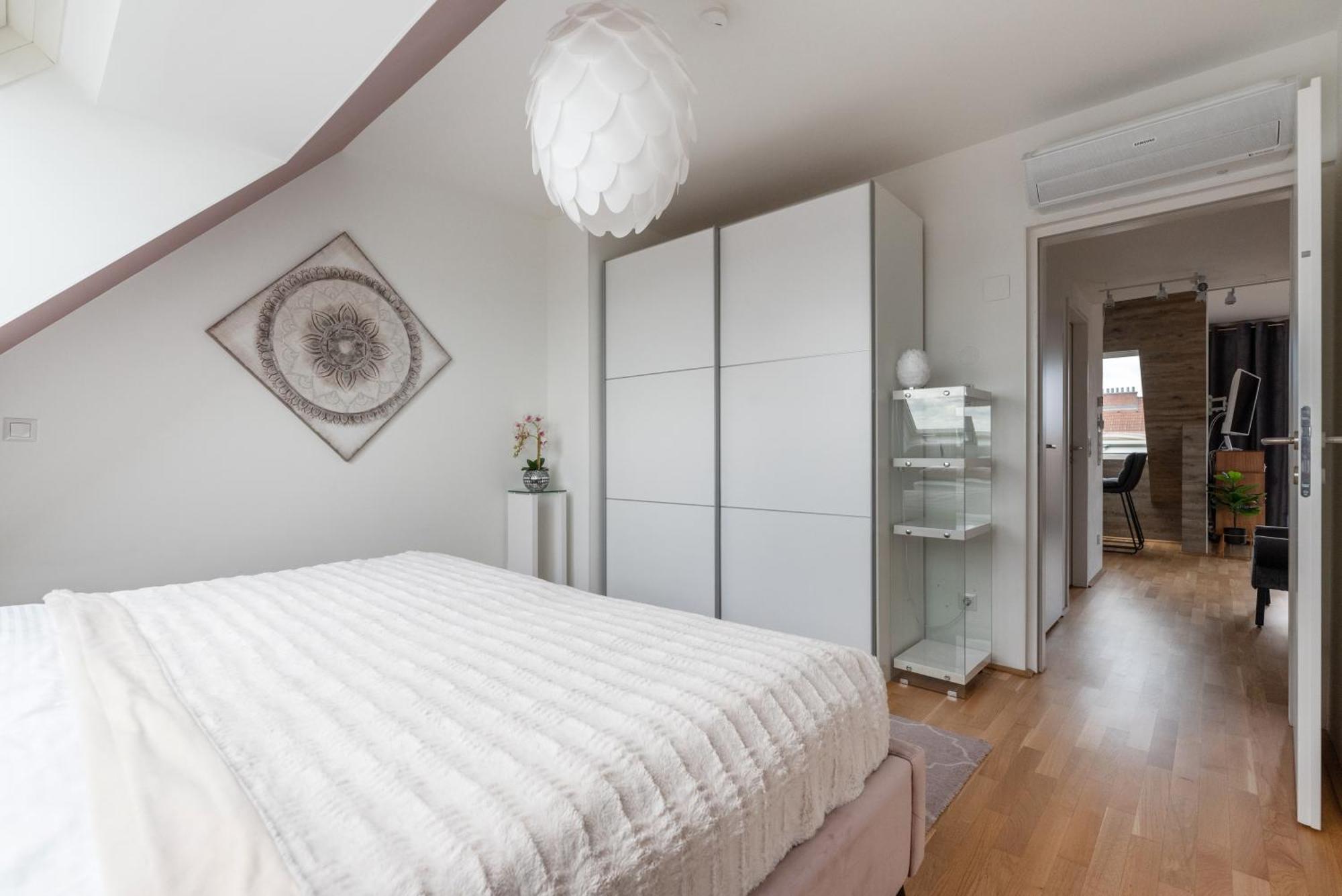 Appartement Luxurious Living With Beautiful Terrace Wenen